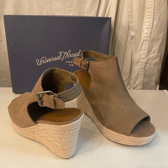 Universal Threads tan suede wedge heel peep tie shoes in various sizes all NIB - Picture 4 of 7